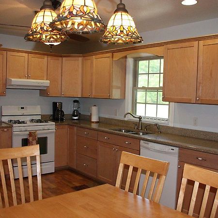 Climbing Bear Creekside Cabin Whittier 外观 照片